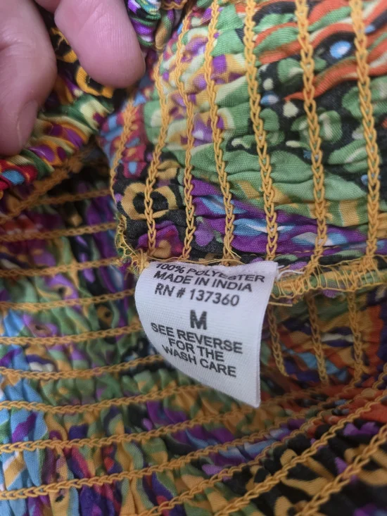 Live 4 Truth Multicolor V-Neck Crop Top with Balloon Sleeves - Picture 6 of 7